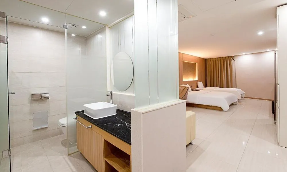 Incheon Airport Hotel The One