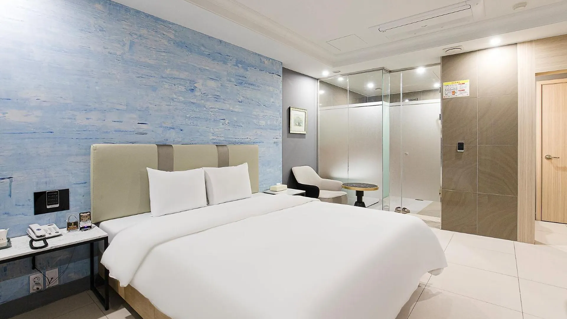 Incheon Airport Hotel The One 3*,