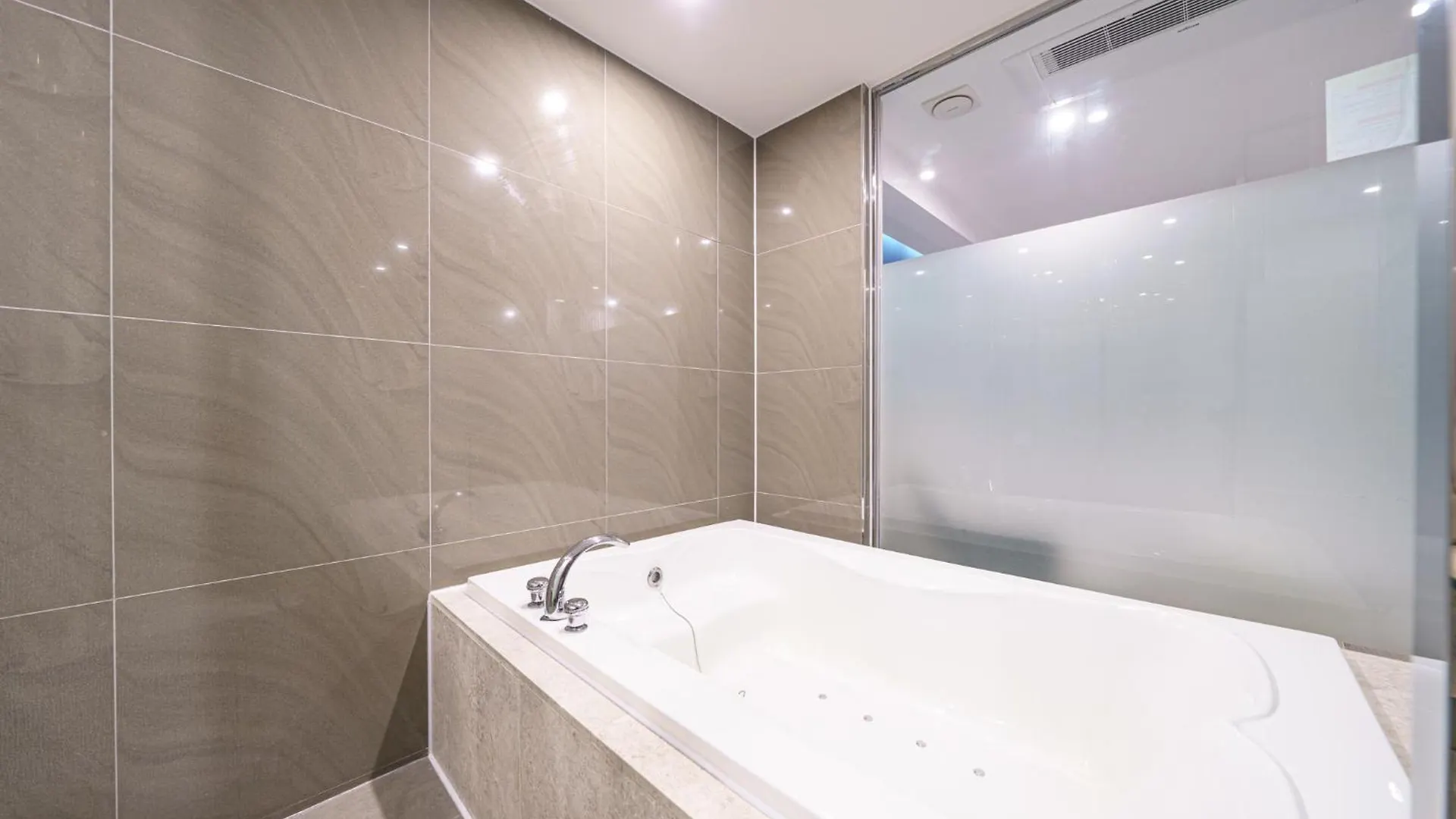 ***  Incheon Airport Hotel The One Korsel