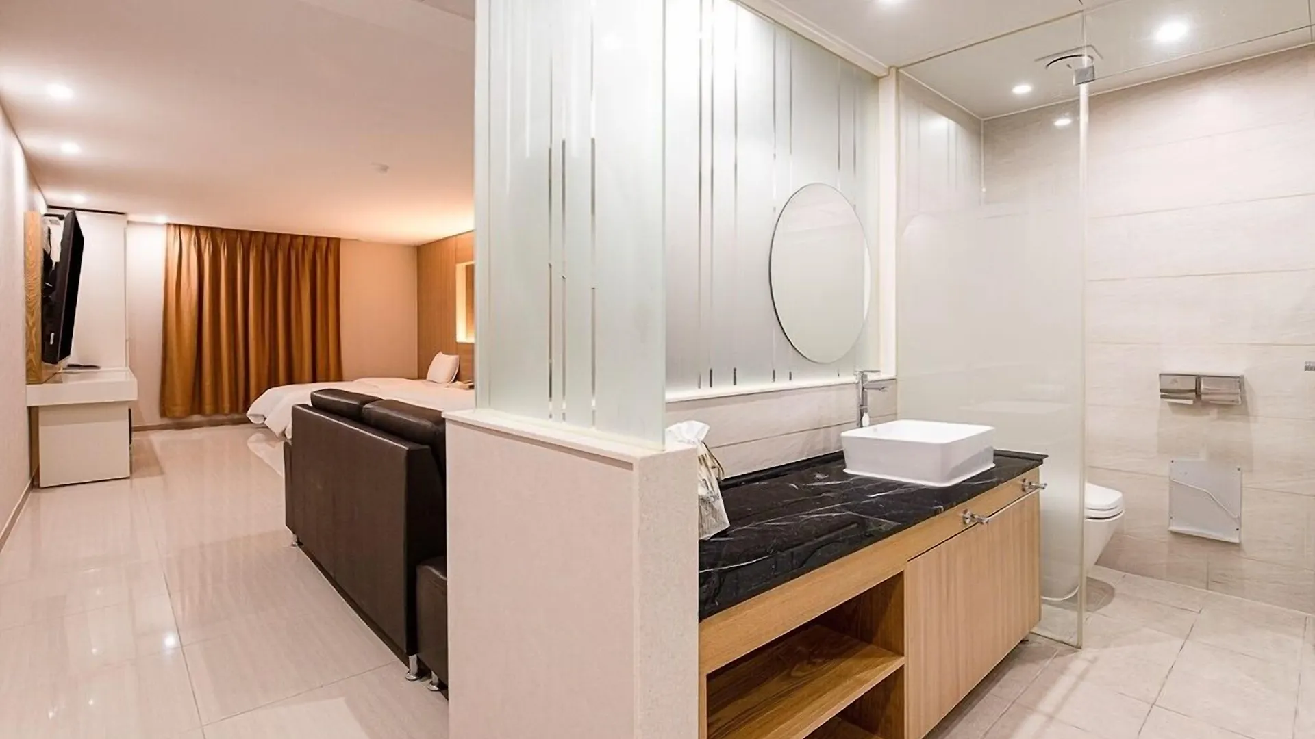 Incheon Airport Hotel The One