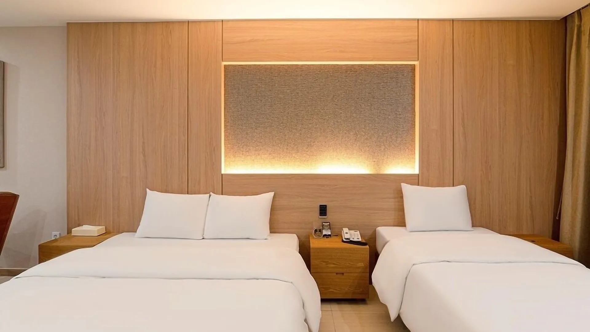 Incheon Airport Hotel The One 3*,