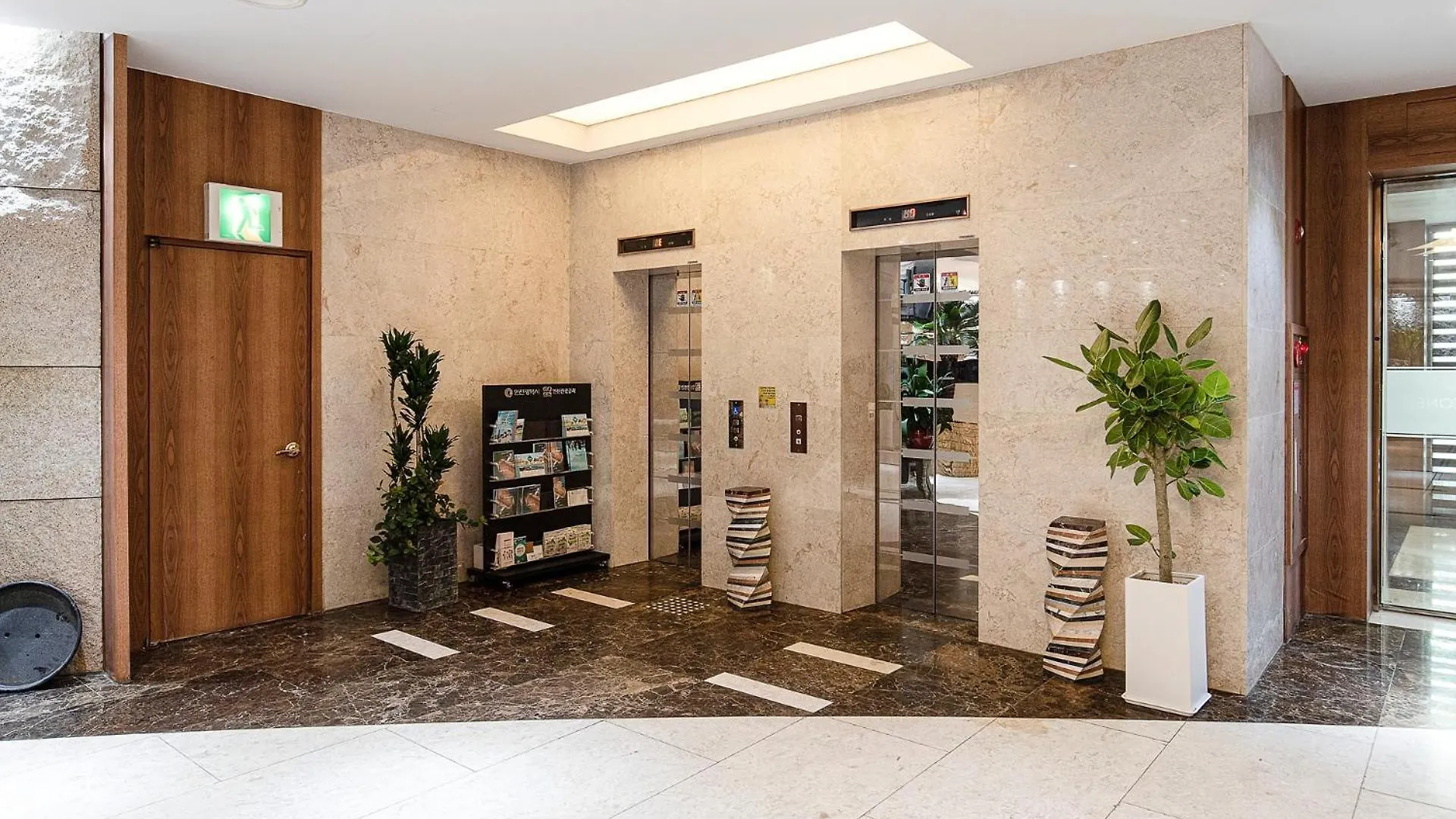 Incheon Airport Hotel The One 3*,