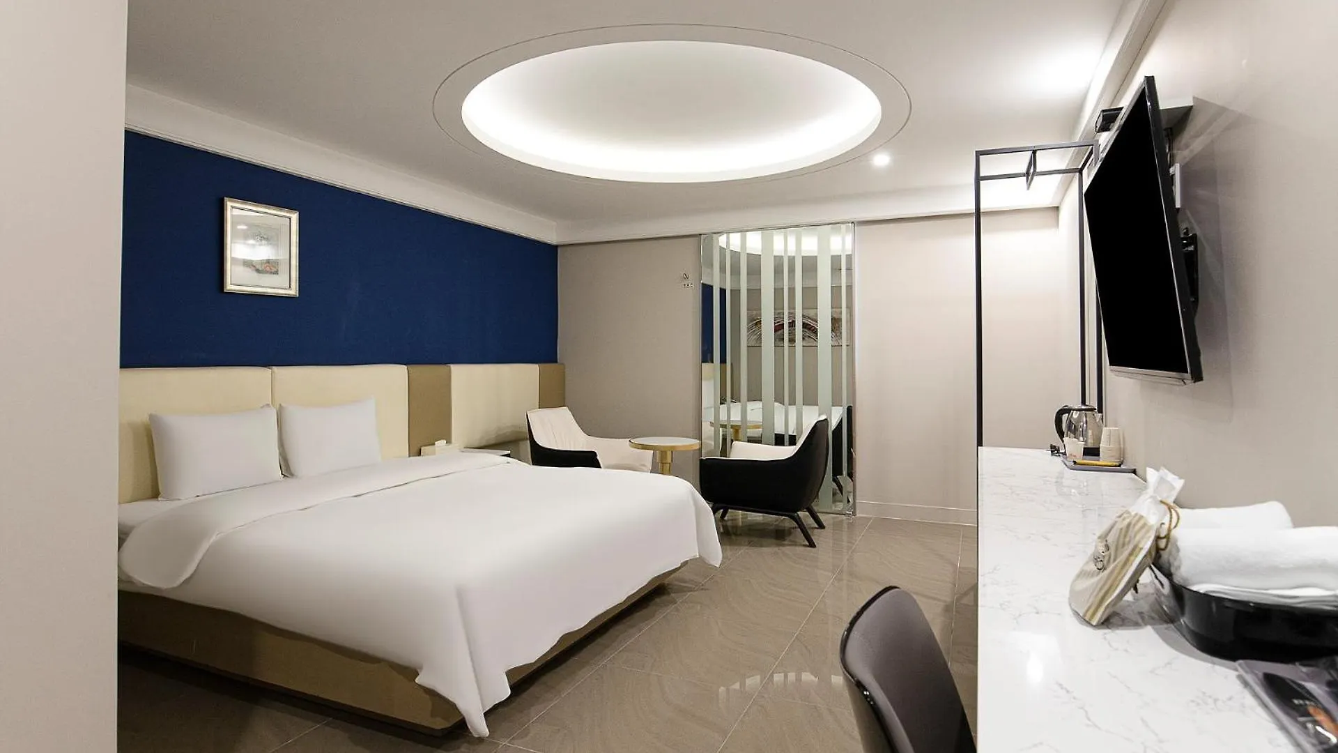 Hotel The One Incheon 3*,
