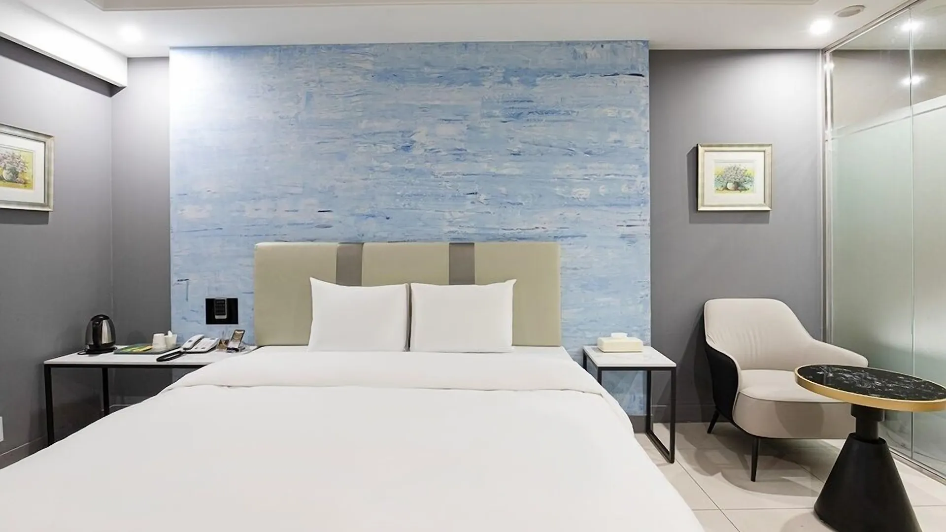 Incheon Airport Hotel The One 3*,